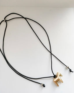 Подвеска на шнурке