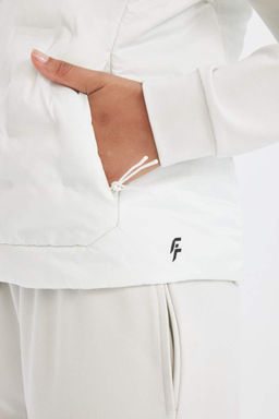 Водоотталкивающий надувной жилет для спортсменов DeFactoFit с воротником-стойкой  фото 6