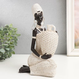Фигурка полистоун «Африканка сидит с плетёным кувшином», белый, 23×13.5×10.3 см