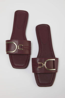 Trendyol Shoes Bej Metal Aksesuar Detayl? Kad?n Terlik TAKSS25TE00015