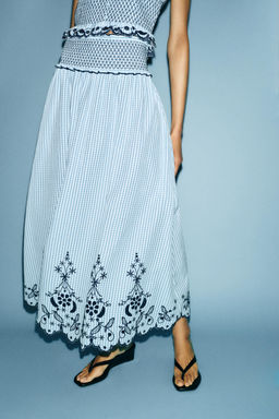 FALDA MIDI CUADROS BORDADOS / Azul / Blanco - Zara фото 2