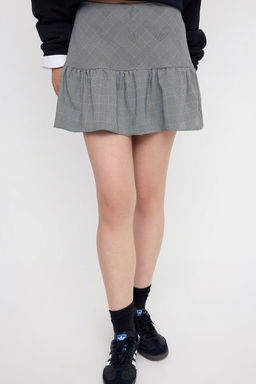 Teen Gri Ekoseli Balon Kal?p Sort Etek Sort & Bermuda TWOAW26SR00013 - Trendyolmilla фото 3