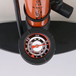 Насос напольный с регулируемым манометром COMIRON BORA, стальной корпус, 650*38мм, 737 см3, 8 бар, 120 psi., стальной шток 12мм, 848 гр. /уп 10/ - Галеонтрейд фото 6