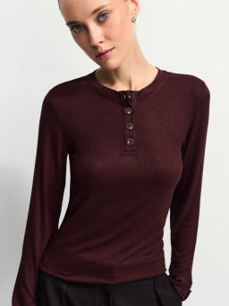 Лонгслив в рубчик из вискозы / Zarina