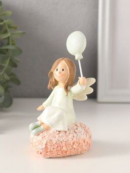Фигурка полистоун Малышка-ангел с шариком на цветочном сердце, 6.5?6.5?13 см