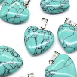 Кулон в виде сердца 20*20мм из бирюзы имитация