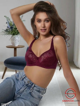 Бюстгальтер с тонким поролоном