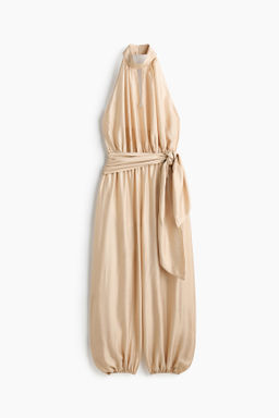 Mono con escote halter