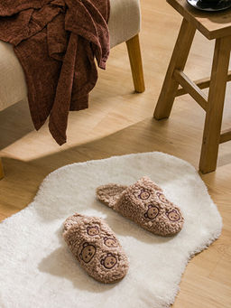 Ay?c?k Nak??l? Kad?n Ev Terli?i