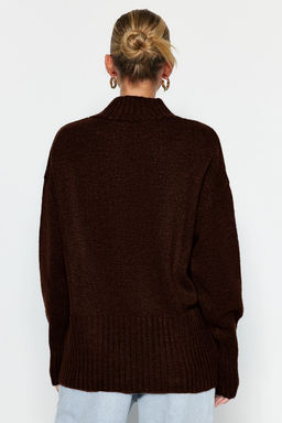 Kahverengi Genis Kal?p Yumusak Dokulu Basic Triko Kazak TWOAW23KZ00490