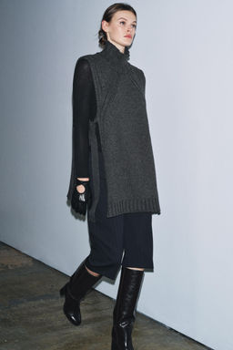 WOOL WAISTCOAT WITH OPENINGS