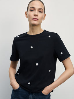 Футболка с вышивкой / Zarina