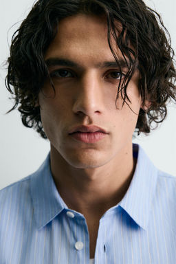 CAMISA RELAXED FIT CUADROS TEXTO / Azul claro - Zara фото 5