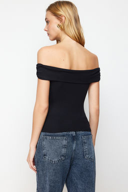 Siyah Carmen Yaka Viskoz/Yumusak Kumas Esnek Orme Madonna Yaka Bluz TWOSS24BZ00301 - Trendyolmilla фото 6