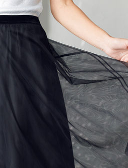 Юбка миди вечерняя на резинке из матового сатина с мягкой сеткой - Vilatte фото 4