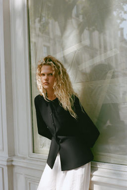 FITTED BLAZER WITH SHOULDER PADS - Zara фото 4