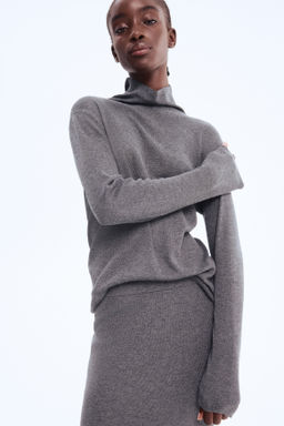 Top de punto fino con cuello perkins - H&m фото 6