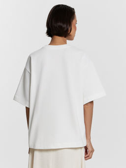 Футболка Mark Formelle x Ольга Бузова белая с надписью"В этом мире я королева"