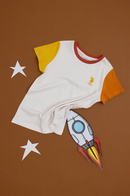 Футболка цвета экрю для мальчика