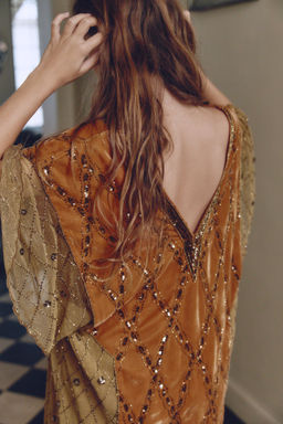 LIMITED EDITION VELVET, SEQUIN, AND BEADED CONTRAST DRESS - Zara фото 3