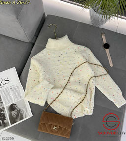 Кофта для девочки с высоким горлом