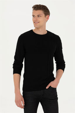 Мужской черный свитер