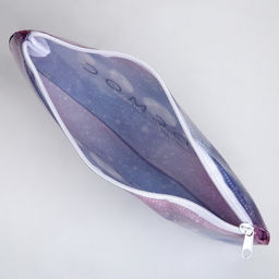 Цена за 2 шт. Косметичка-пенал PVC на молнии Космос внутри тебя - Nazamok фото 4