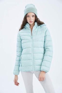 Водоотталкивающая приталенная куртка-пуховик с капюшоном DeFactoFit  фото 8