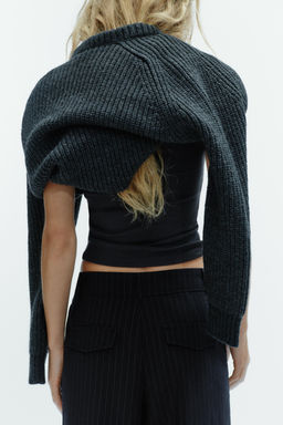 PINSTRIPED TROUSERS WITH DARTS AND POCKET FLAPS - Zara фото 3