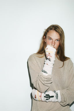 PRINTED KNIT MITTENS