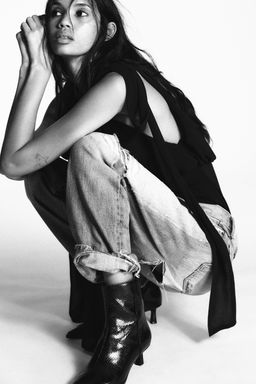 EMBOSSED HEEL ANKLE BOOTS - Zara фото 2