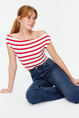 K?rm?z? Cizgili Kay?k Yaka Fitted Viskoz/Yumusak Kumasl? Esnek Orme Bluz TWOSS24BZ00090