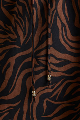 Pantal?n corto estampado con cord?n de ajuste - H&m фото 4