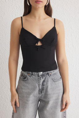 Trendyolmilla Beyaz V Yaka Ask?l? Crop Dokuma Bluz TWOSS25BZ00106  фото 13