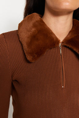 TRENDYOLMILLA Siyah Mini Triko Suni Kurk Detayl? Elbise TWOAW24EL00022 фото 13