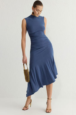 TRENDYOLMILLA Siyah Etek Ucu F?rf?r Detayl? Orme S?k Elbise TPRSS25EL00005