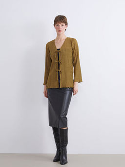 V Yaka Dokulu Kad?n H?rka