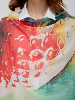 Палантин с бахромой. Рисунок нанесен вручную