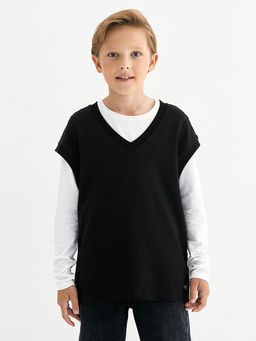 Черный жилет