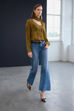 Trendyol Studio Yesil Animal Y?lan Desenli Sal Detayl? Transparan Dokuma Bluz TWOAW26BZ00275 - Trendyolmilla фото 2