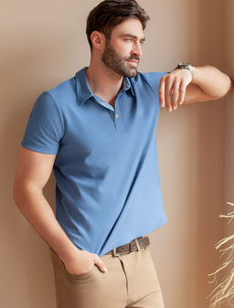 Футболка-поло из фактурного трикотажа