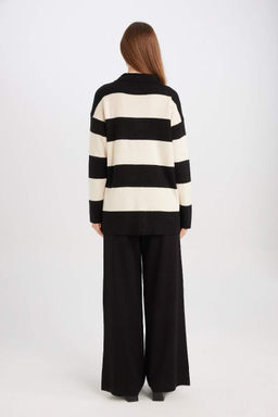 Свитер-туника обычного кроя в полоску с воротником-поло - Defacto фото 7