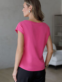 Футболка с цельнокроеным рукавом