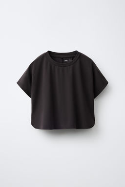 CAMISETA FLUIDA GYM CON MODAL / Gris antracita