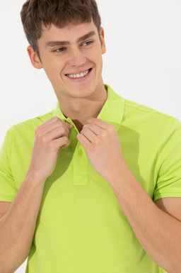 Мужская базовая футболка фисташкового цвета с воротником-поло