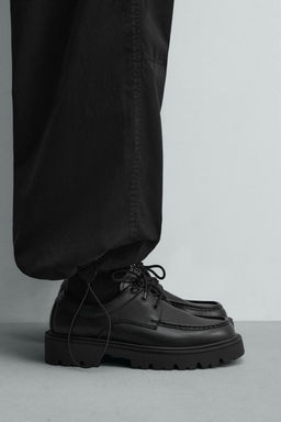 ZAPATO BORD?N VOLUMEN / Negro