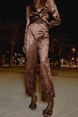ZAPATO TAC?N EFECTO SATINADO / Marr?n Chocolate - Zara фото 2