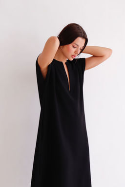 Martichelli Платье чёрное с глубоким вырезом летнее  фото 5