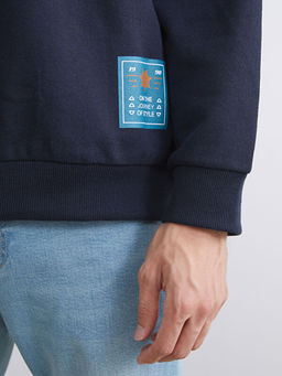 Dik Yaka Bask?l? Erkek Kal?n Sweatshirt