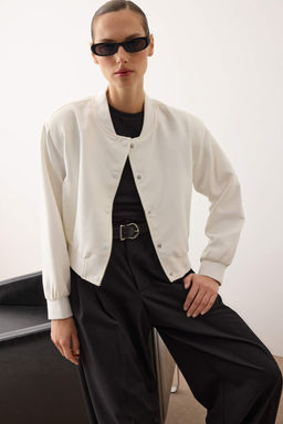TRENDYOLMILLA Ekru Crop Ince Bomber Mont TWOSS24MO00032 фото 31